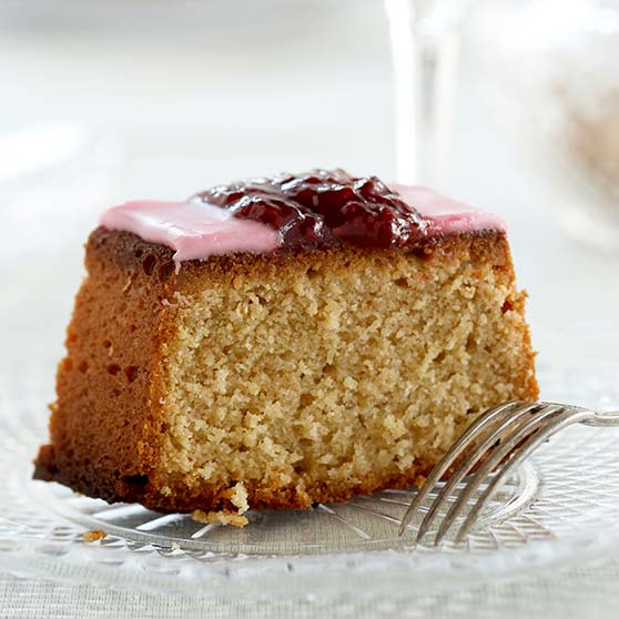 Runeberginkakku leipävuokaan leivottuna - Dansukker